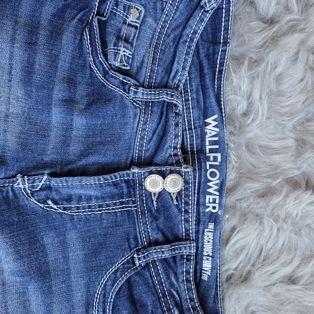 Wallflower Women's Blue Jeans